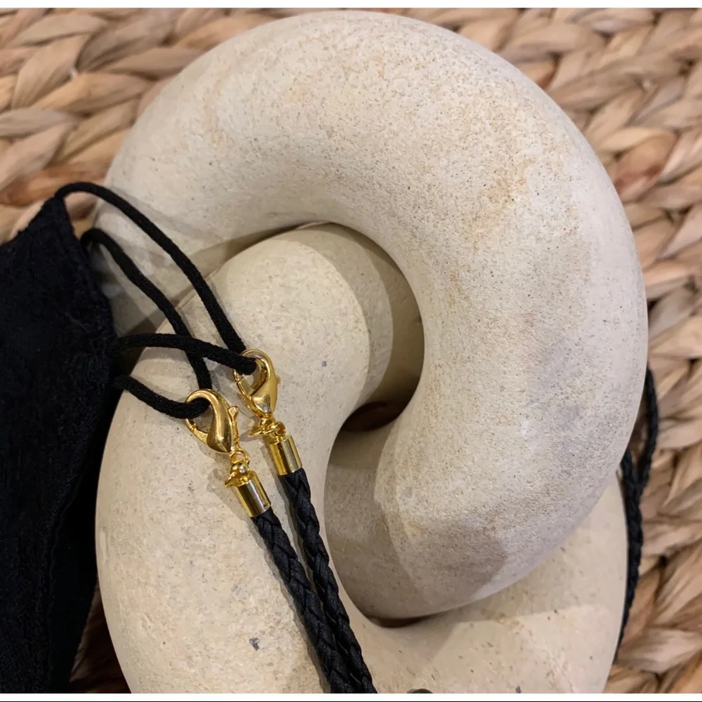 Black chain for masks or sunglasses